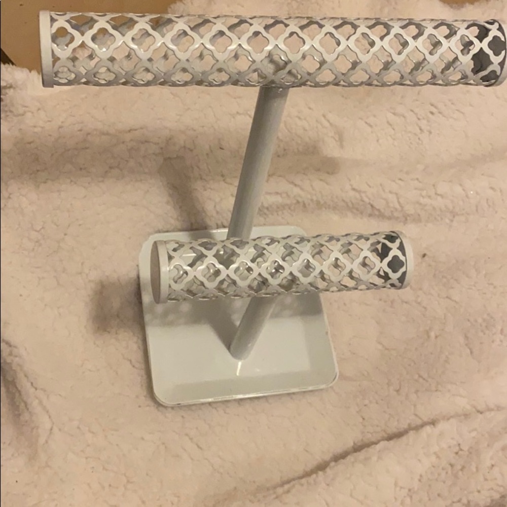 Bracelet and necklace holder